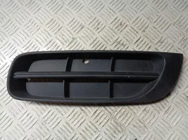 Skoda Fabia Mk2 (5J) Etupuskurin alempi jäähdytinsäleikkö 5J0807367