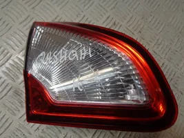 Nissan Qashqai Galinis žibintas dangtyje 26555BR01A