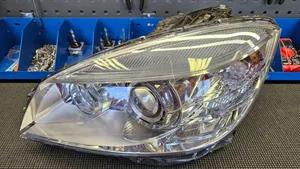 Mercedes-Benz C W204 Lampa przednia A2048208961