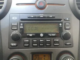 KIA Carens I Panel / Radioodtwarzacz CD/DVD/GPS XCD220RDS