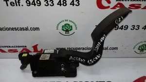 Hyundai Accent Pedale dell’acceleratore 327261G800