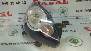 Toyota Aygo AB10 Lampa przednia 811100H010