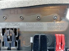 Toyota Yaris Dysze / Kratki środkowego nawiewu deski rozdzielczej 55660K0070