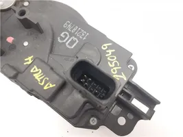 Opel Astra H Front door lock motor 13210749QG