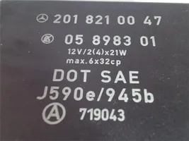 Mercedes-Benz 190 W201 Module de fusibles 2018210047