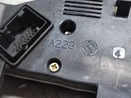 Fiat Punto (199) Interrupteur feux de détresse A223