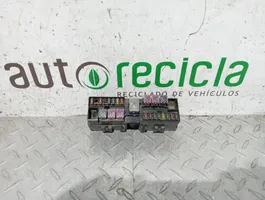 Nissan Patrol Y61 Module de fusibles 71541465