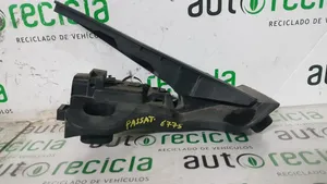 Volkswagen PASSAT Accelerator throttle pedal 