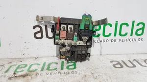 Renault Kangoo I Module de fusibles 241362901R