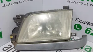 Subaru Forester SF Lampa przednia 