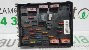 Volkswagen PASSAT Fuse module 3C0937125