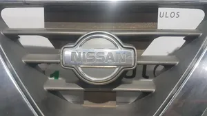 Nissan Patrol Y61 Maskownica / Grill / Atrapa górna chłodnicy 