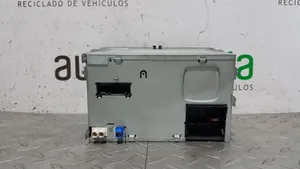 Volkswagen PASSAT Unità principale autoradio/CD/DVD/GPS 3C8035279