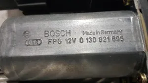 Volkswagen PASSAT Передний двигатель механизма для подъема окон 0130821695