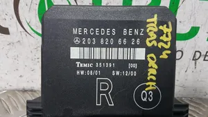 Mercedes-Benz C W203 Silniczek dociągania drzwi tylnych 2038206626