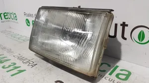 Opel Monterey Lampa przednia 