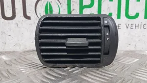 Seat Toledo I (1L) Centrālais gaisa ventilācijas režģis 8L0820901