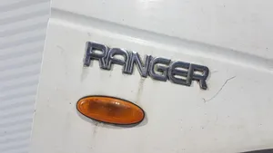 Ford Ranger Etulokasuojan reuna 