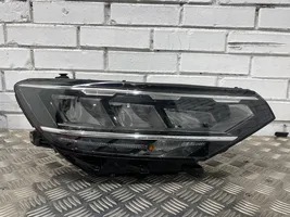 Volkswagen PASSAT B8 Lampa przednia 3G1941036P