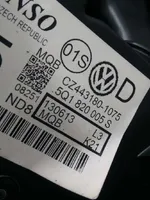 Volkswagen Golf VII Carcasa de montaje de la caja de climatización interior 5Q1820005S