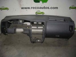 Nissan Almera Tableau de bord 682001N610