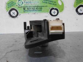 Opel Vectra C Serrure de vitre de coffre 1317815