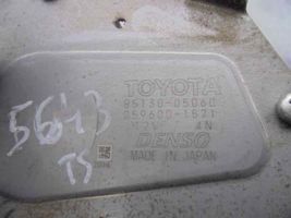 Toyota Avensis T270 Moteur d'essuie-glace arrière 8513005060