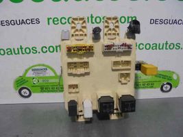 Hyundai Elantra Module de fusibles 911102D001