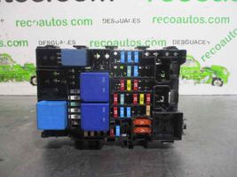 Renault Megane IV Module de fusibles 243800453R