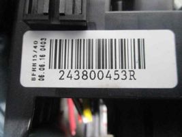 Renault Megane IV Module de fusibles 243800453R