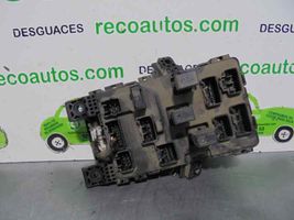 Toyota Avensis T220 Fuse module 8273005010