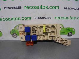 Lexus LS UCF20 Module de fusibles 8H18