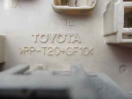 Toyota Yaris Module de fusibles 1567000870