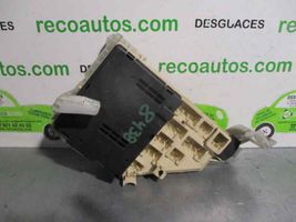 Toyota Prius (XW10) Module de fusibles 0D240015