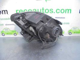 Nissan Kubistar Lampa przednia 8200589033