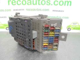 Renault Laguna I Module de fusibles 7700821586