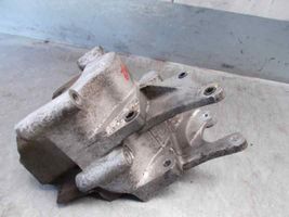 Hyundai Elantra Generator/alternator bracket 2528527000