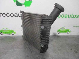 Audi Q7 4M Starpdzesētāja radiators 7L6145803D