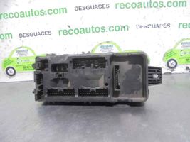 Volvo S40, V40 Module de fusibles 30889989