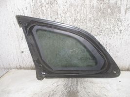 Renault Kadjar Vetro del deflettore posteriore 833066427R