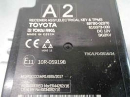 Toyota Corolla E120 E130 Otras unidades de control/módulos 897B002070