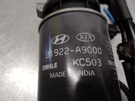 KIA Carens III Carcasa del filtro de combustible 31922A9000