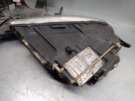 Volkswagen Touareg I Lampa przednia 7L6941015BK