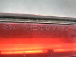 KIA Sorento IV Lampa oświetlenia tylnej tablicy rejestracyjnej 927003E000