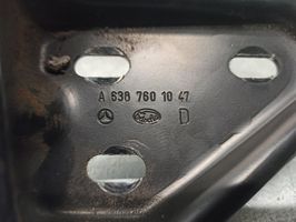 Mercedes-Benz Vito Viano W638 Prowadnica rolkowa drzwi bocznych / przesuwanych / Zawias środkowy A6387601047