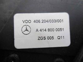 Mercedes-Benz Vaneo W414 Moteur de verrouillage trappe à essence A4148000051