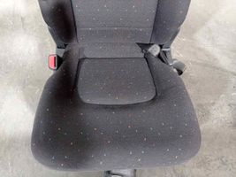 Hyundai Trajet Second row seats 4663856