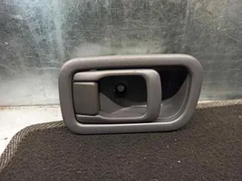 Nissan PickUp Klamka wewnętrzna drzwi przednich 