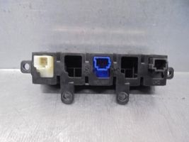 Nissan Pulsar Otros interruptores/perillas/selectores 689TU3ZL0A