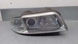 Audi A4 S4 B5 8D Lampa przednia 8D0941004AK